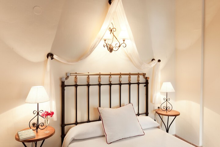 Room 17 of 60