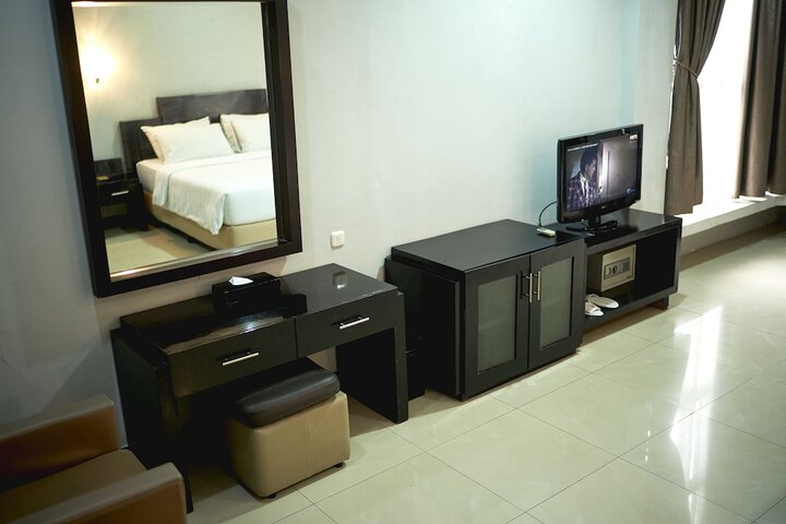 Room 10 of 24