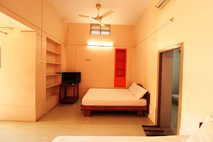 Room 16 of 31