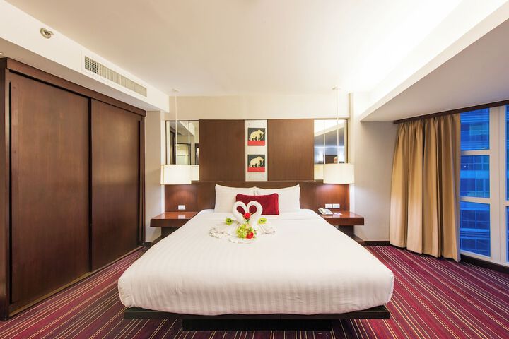 Room 21 of 102