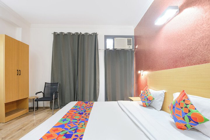 Room 15 of 33