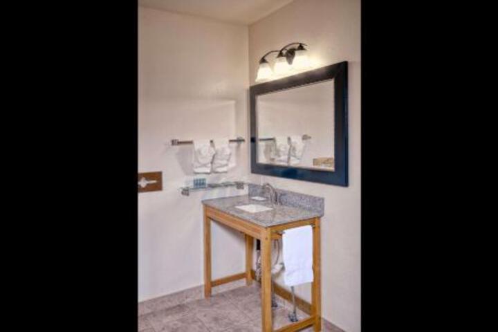Room 4 of 5