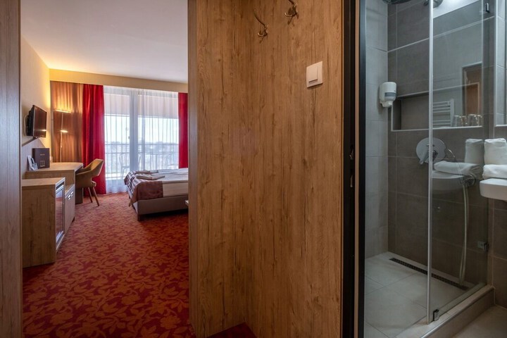Room 17 of 81