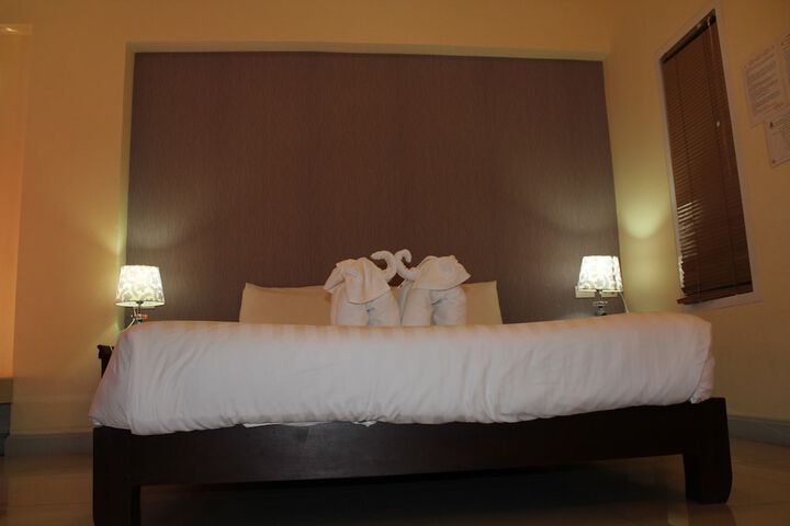 Room 16 of 60