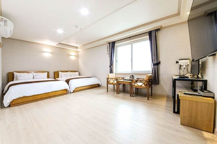 Room 7 of 37