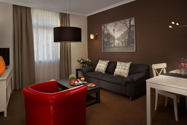 Room 22 of 32