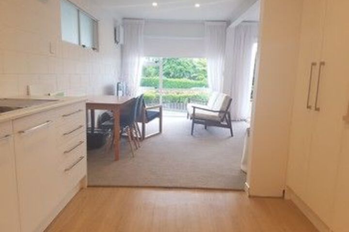 Room 7 of 16