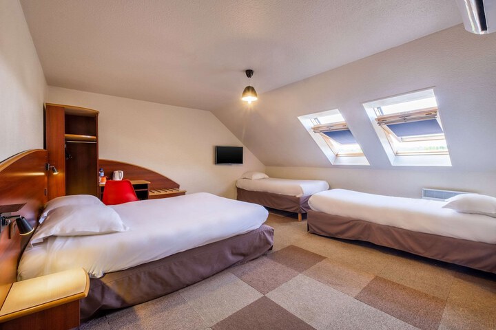 Room 14 of 65