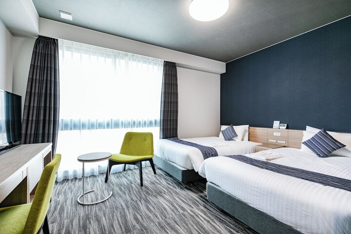 Room 4 of 50