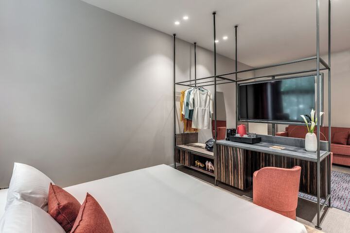 Room 40 of 72
