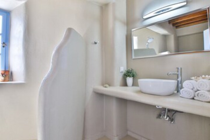 Room 4 of 30