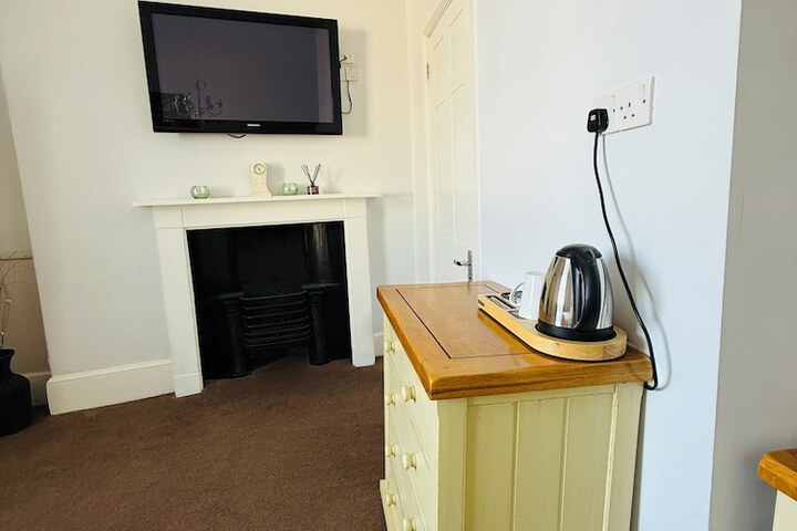 Room 10 of 64