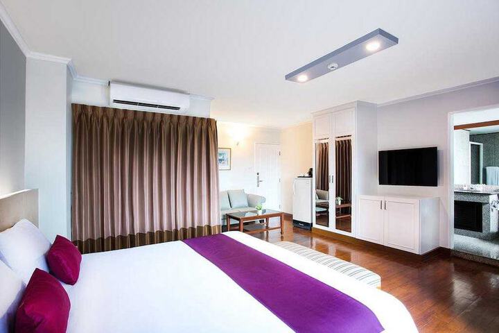 Room 18 of 39