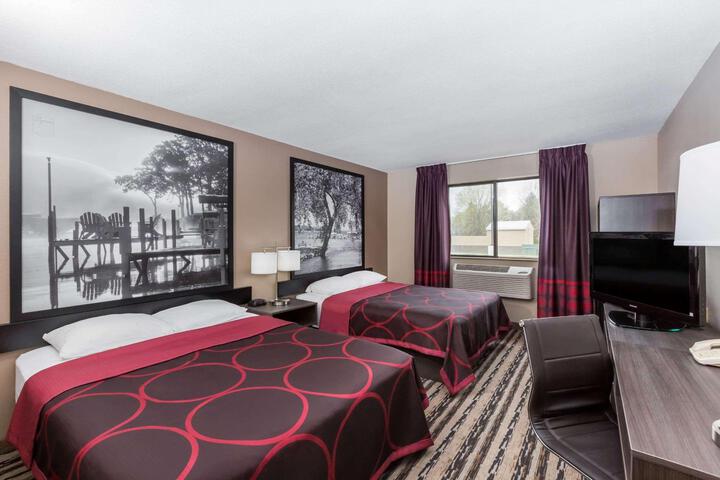 2 Queen Beds (8 of 13)
