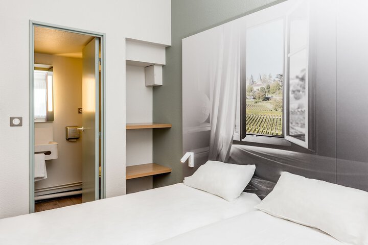Room 12 of 53