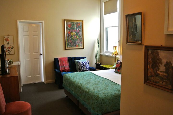 Room 24 of 69
