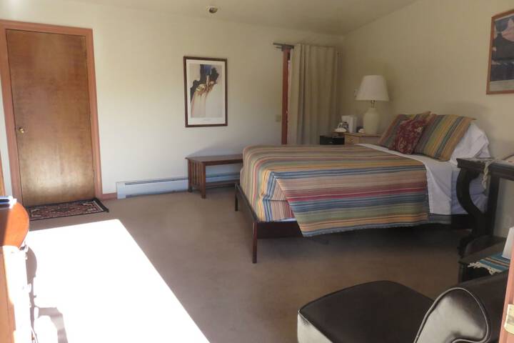 Room 10 of 14