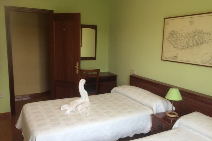 Room 4 of 35
