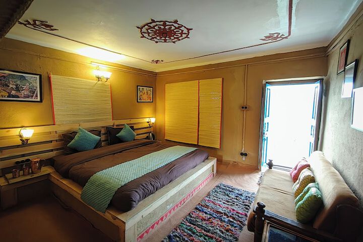 Room 27 of 78