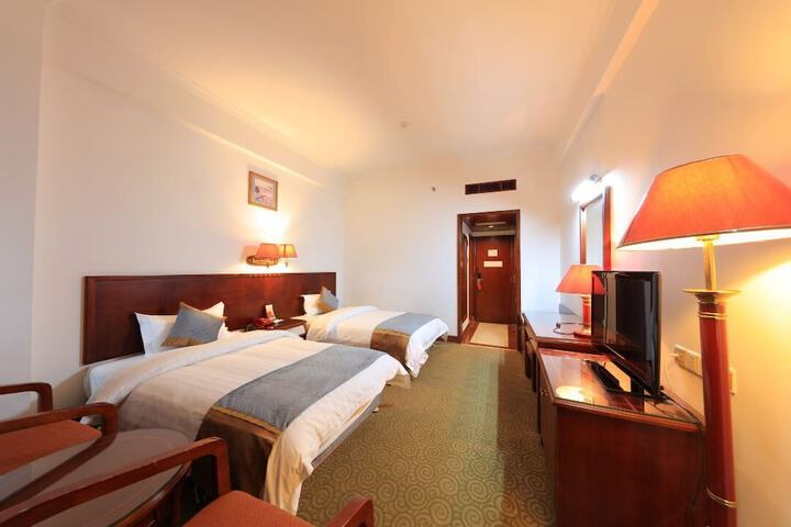 Room 16 of 34