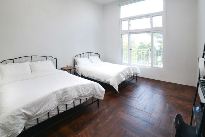Room 9 of 125