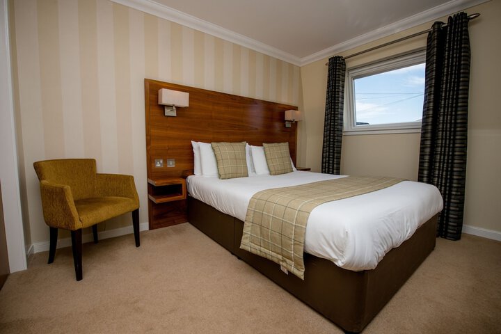 Room 9 of 38