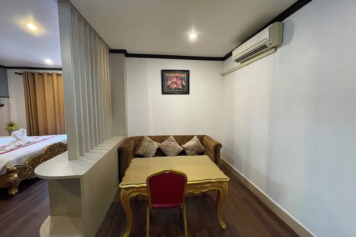Room 43 of 73