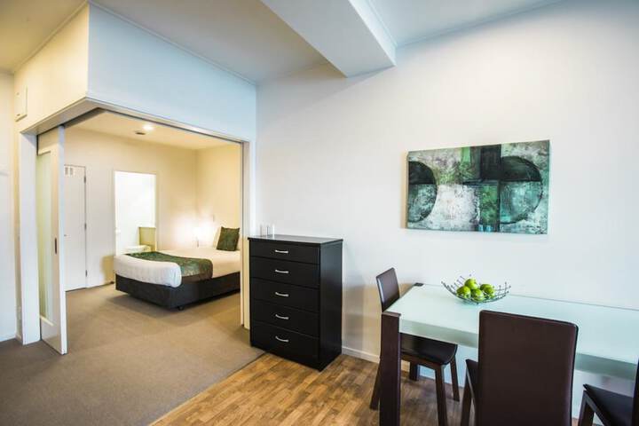 Room 7 of 32