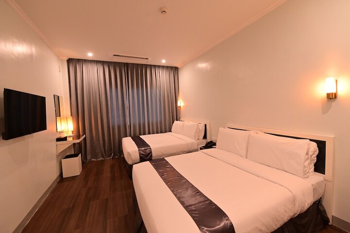 Room 14 of 24