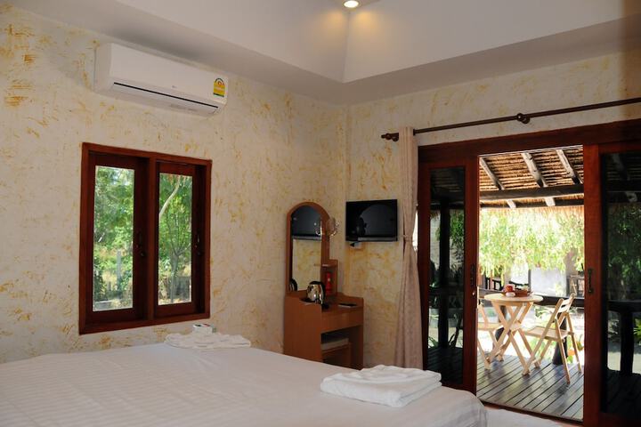 Room 4 of 27
