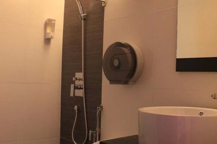 Room 12 of 21