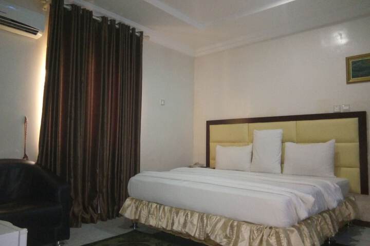 Room 7 of 26