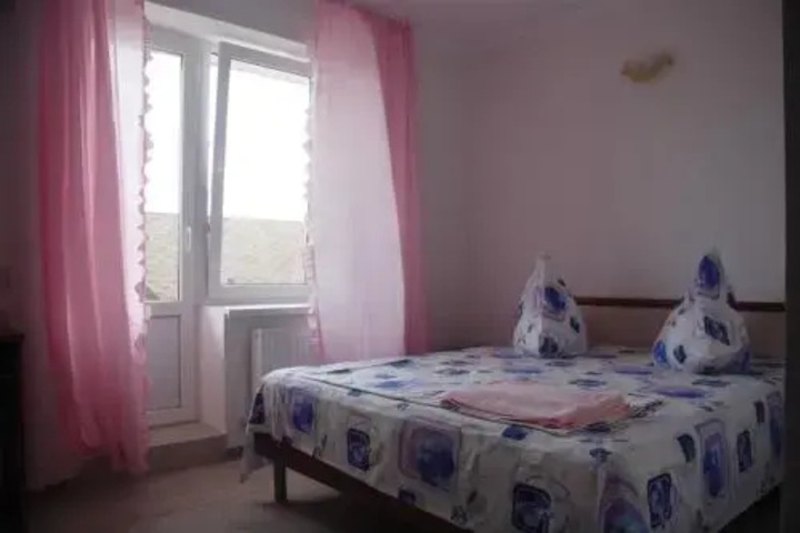 Room 3 of 9