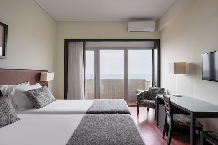 Room 21 of 135