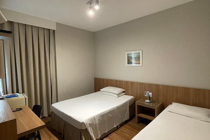 Room 11 of 38