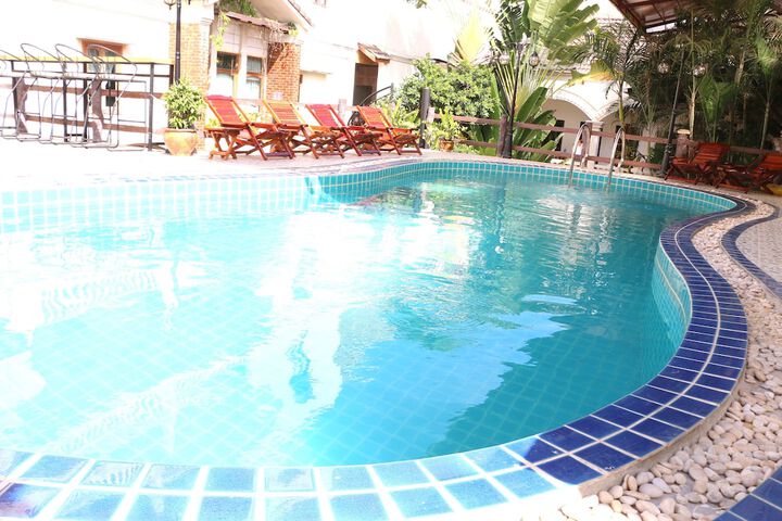 Hotel Pool