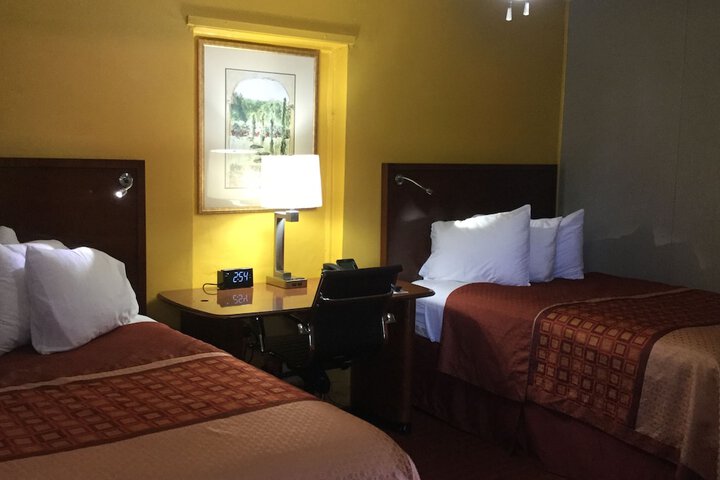Room 9 of 30