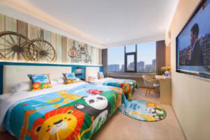 Room 16 of 17