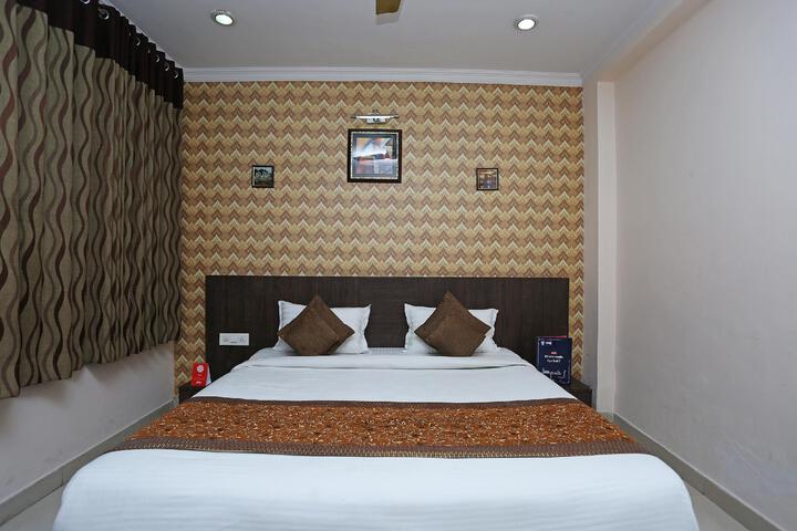 Room 3 of 10