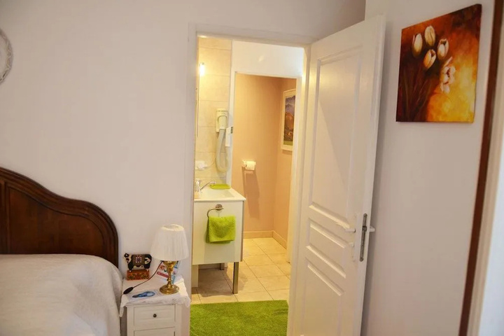 Room 5 of 15