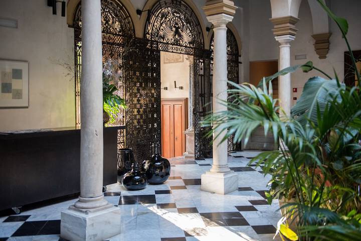 Guest Lobby