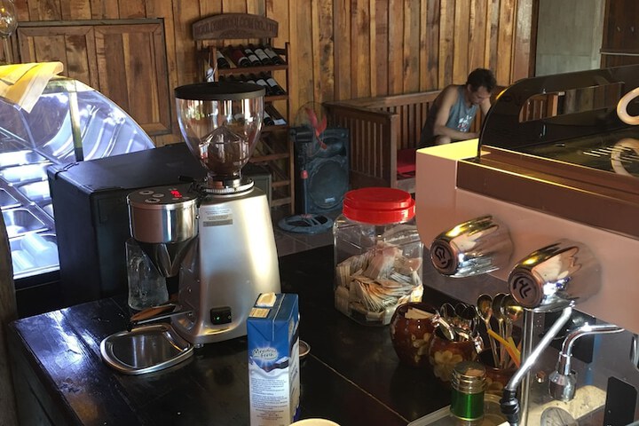Breakfast/Coffee Service 26 of 38