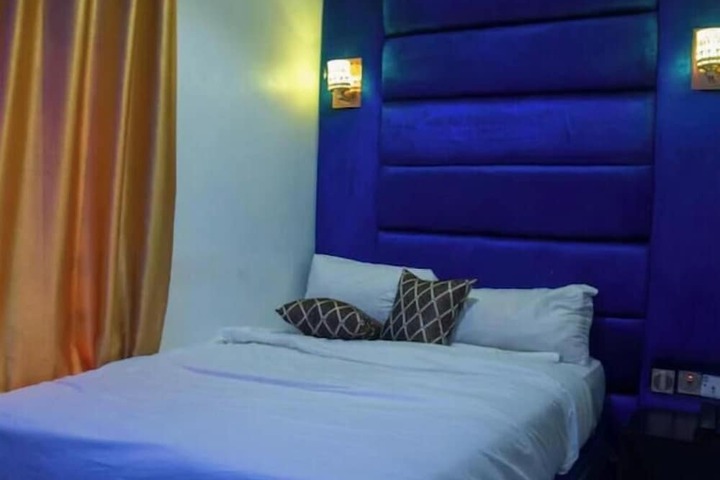 Room 5 of 24