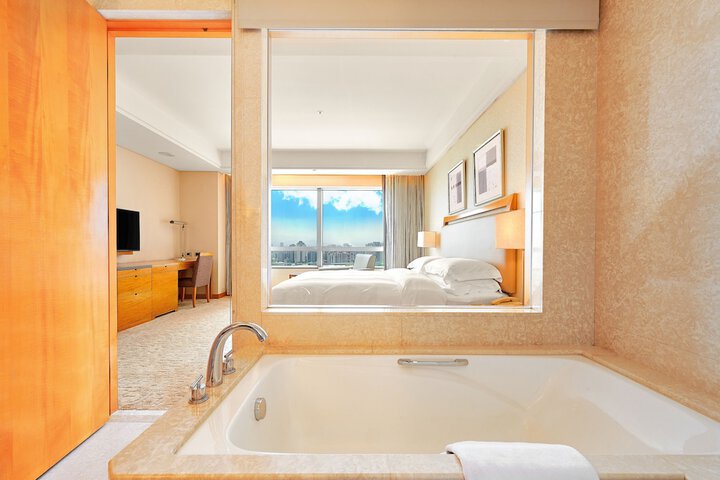 Room 6 of 46