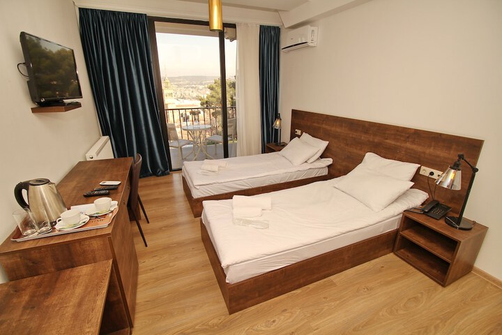 Room 42 of 134