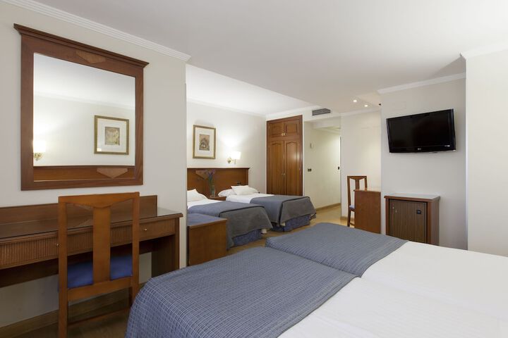 Room 27 of 71