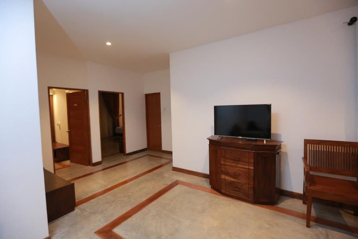 Room 16 of 44