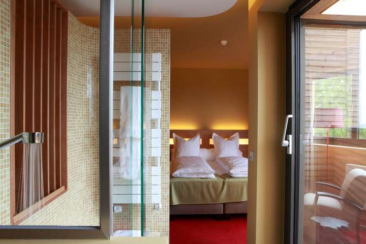 Room 10 of 50