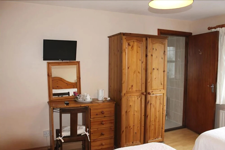 Room 2 of 15