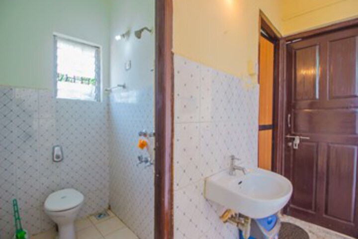 Room 3 of 27
